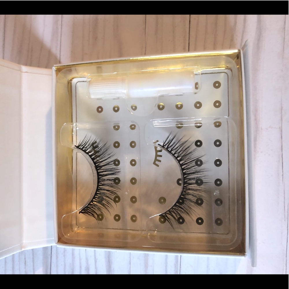 BNIB 3d silk lashes